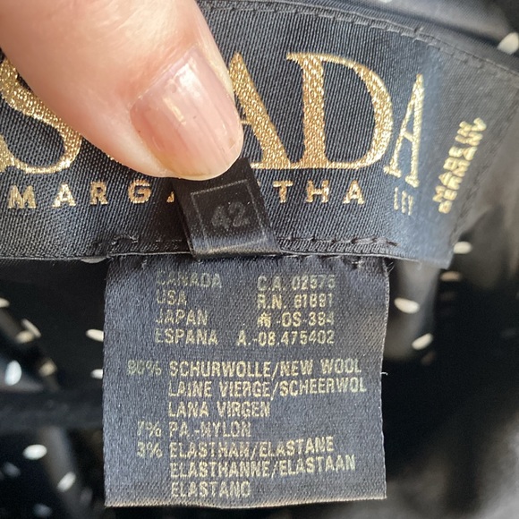 Rare Vintage Escada by Margaretha Ley blazer. Black with white buttons. - Picture 7 of 7